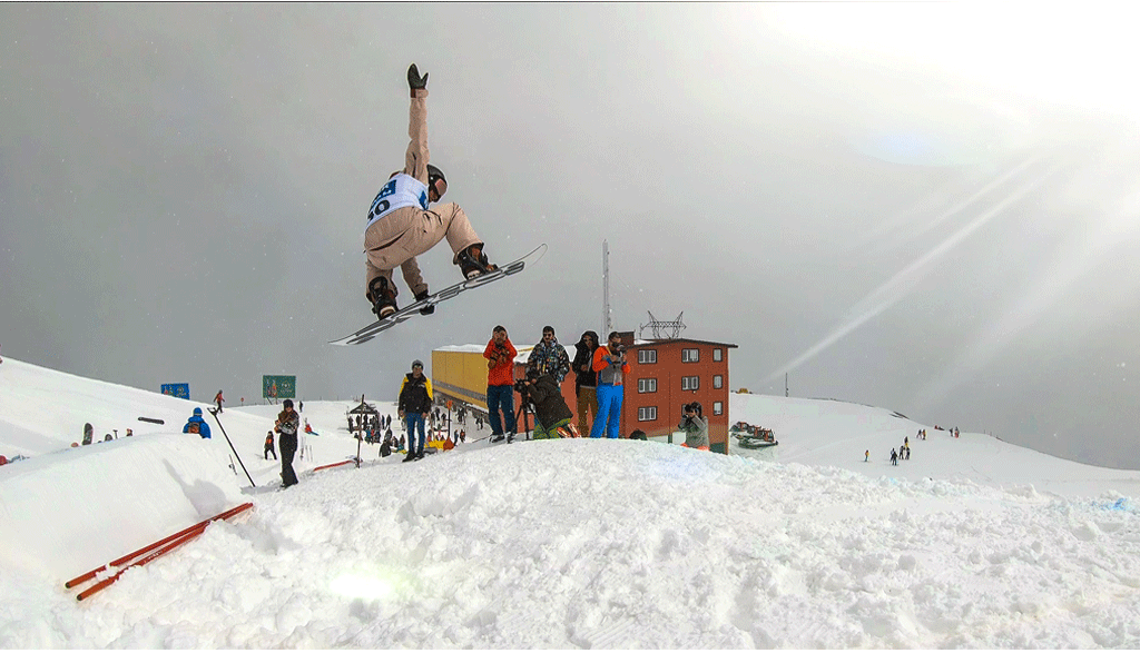 Maral Rasekhi snow board freestyle